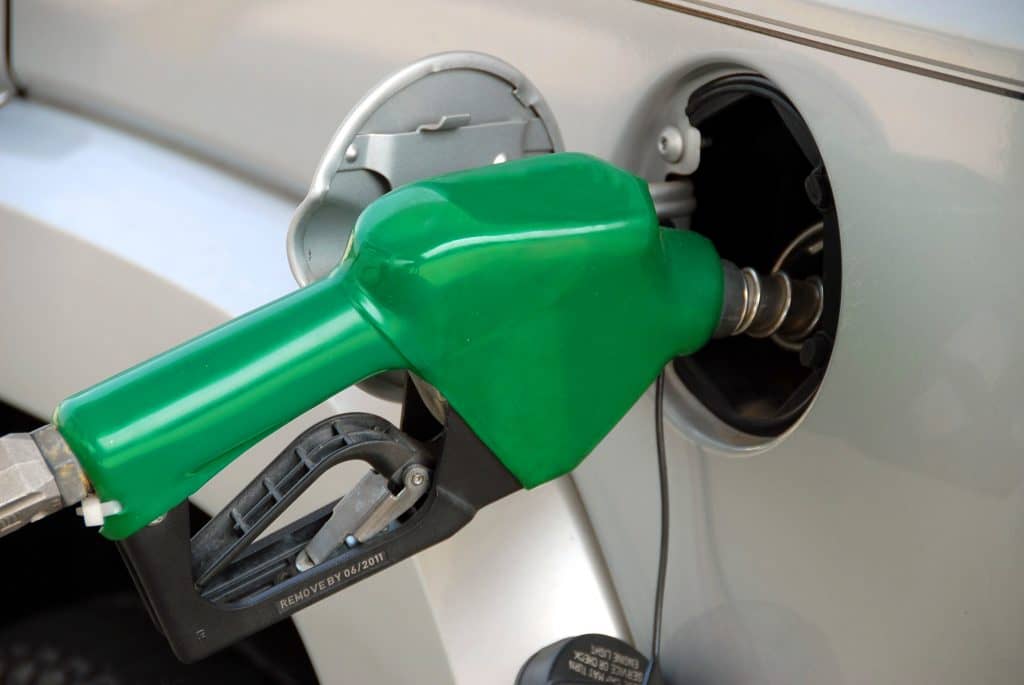 filling fuel into tank